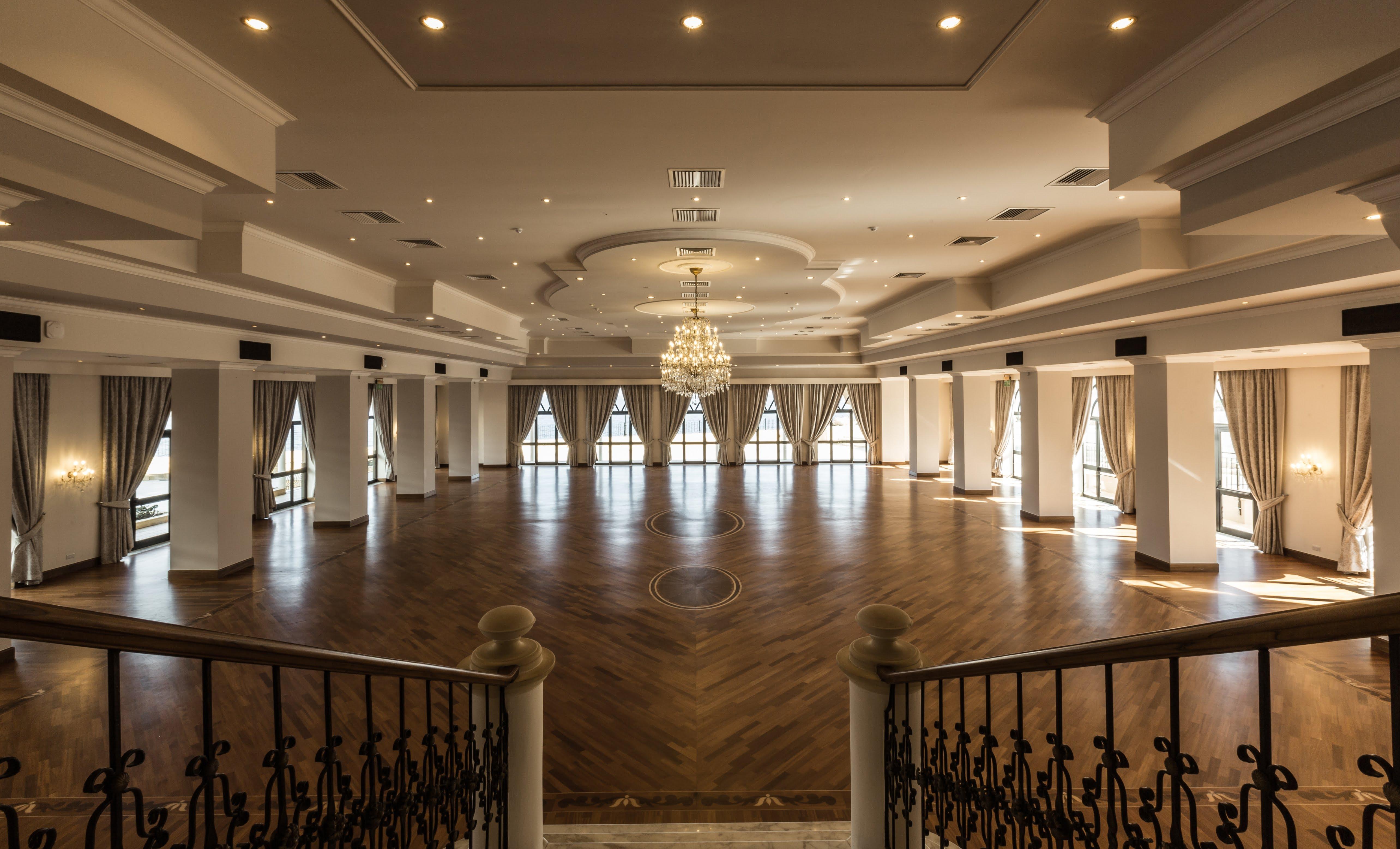 Radisson Blu Resort, Malta St. Julian'S Exterior foto The ballroom at the 2010-opened Hilton Garden Inn in San Francisco