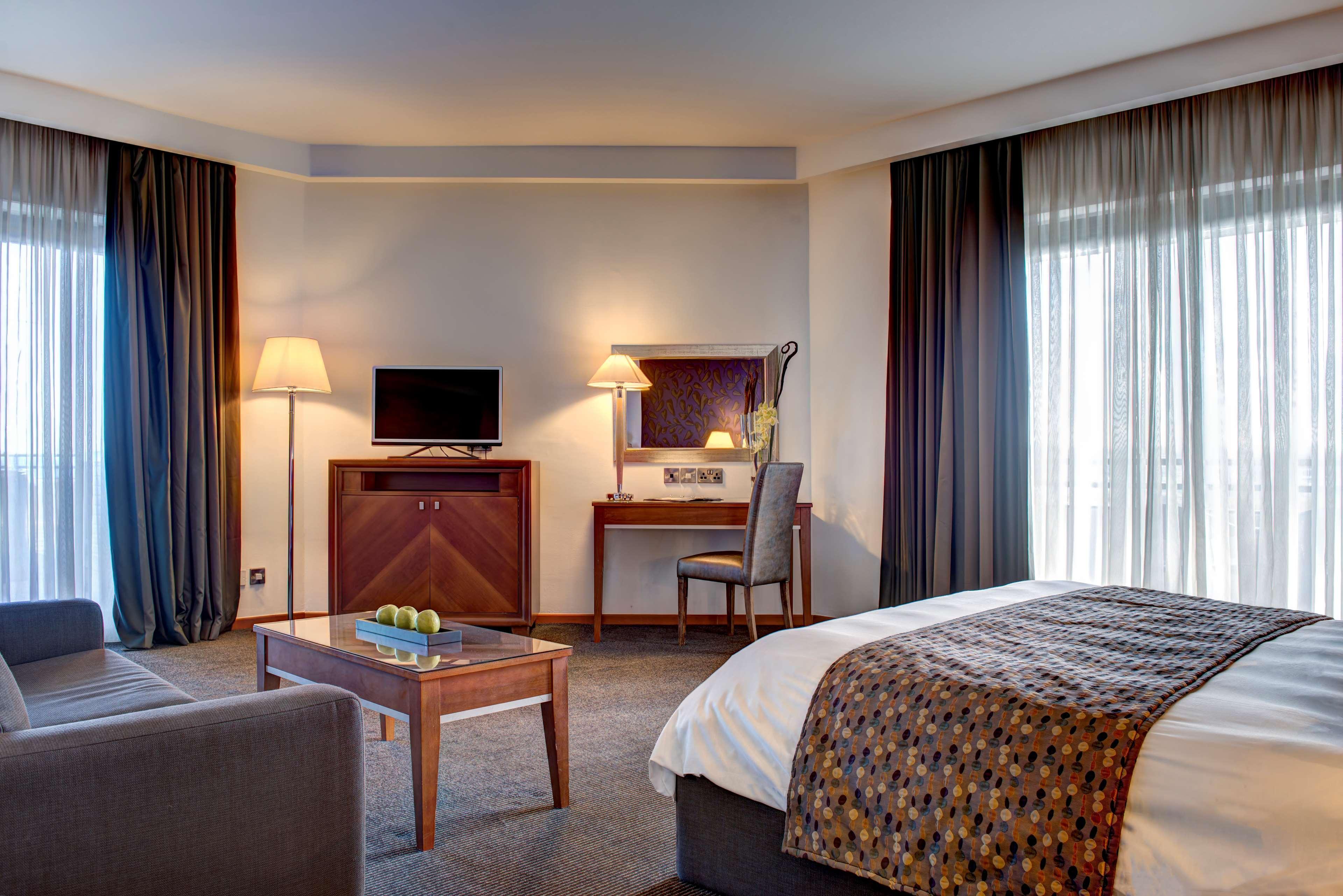 Radisson Blu Resort, Malta St. Julian'S Exterior foto A room at the hotel