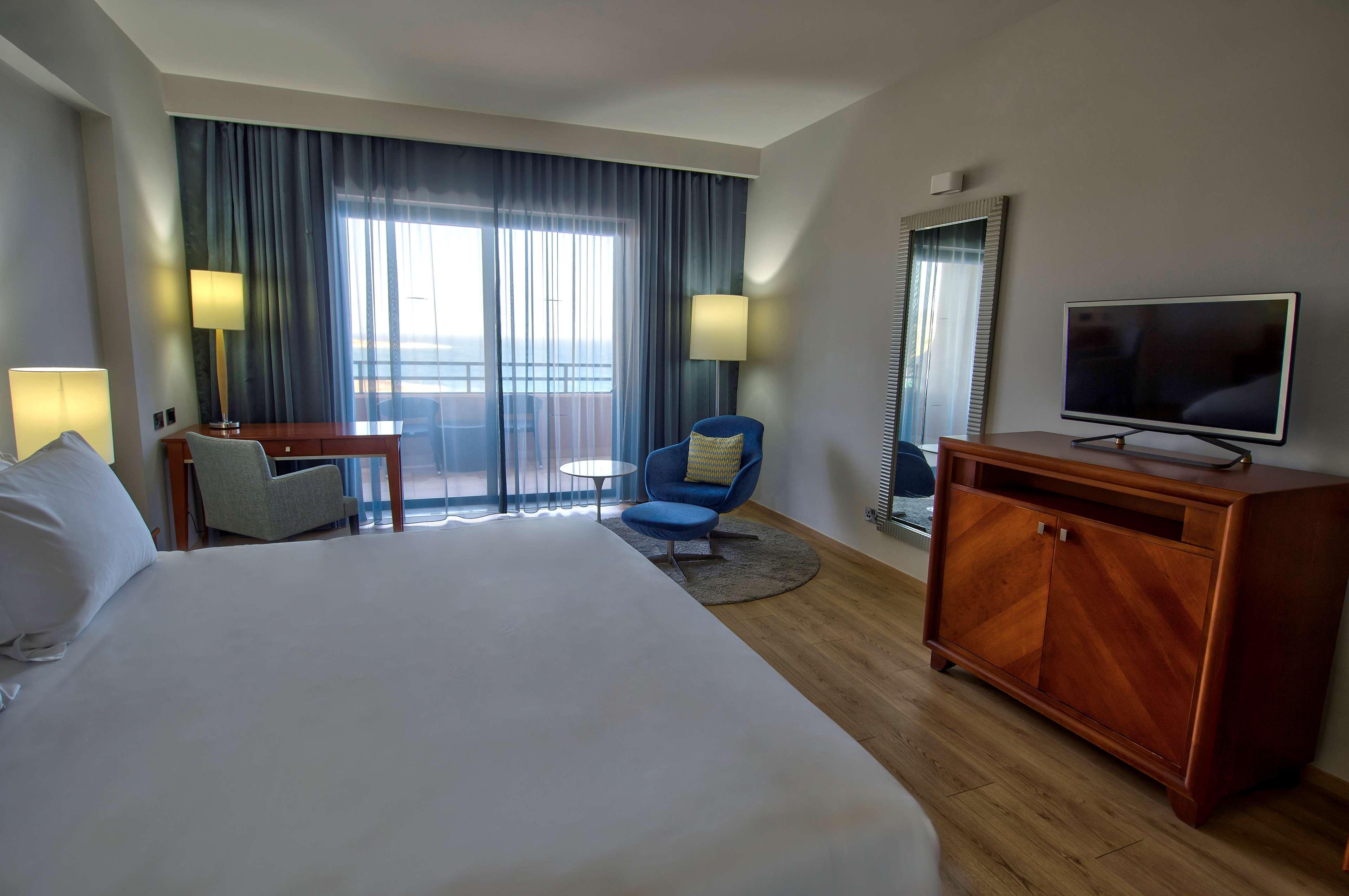 Radisson Blu Resort, Malta St. Julian'S Exterior foto A room at the hotel