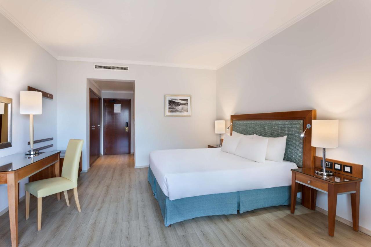 Radisson Blu Resort, Malta St. Julian'S Exterior foto A room at the hotel