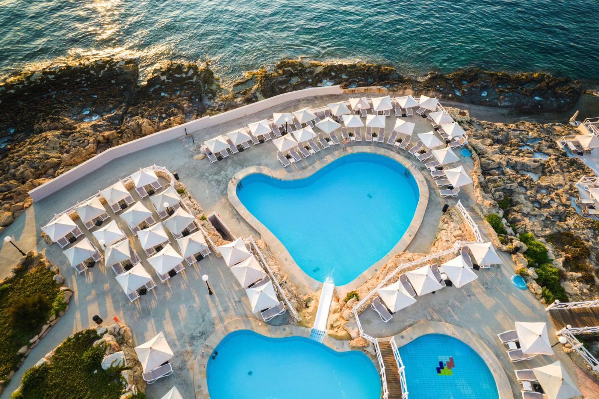 Radisson Blu Resort, Malta St. Julian'S Exterior foto Aerial view of the resort